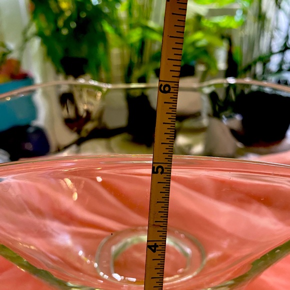 SCALLOPED EDGE SERVING DISH - Picture 5 of 5